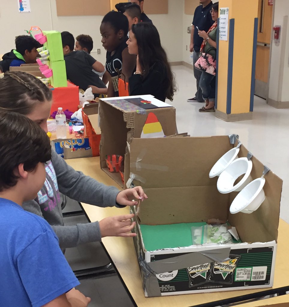 DiamondViewEle's tweet photo. Game nite @DiamondViewEle Rocks!  Great job students! Who needs video games when you can create your own ! #creativefamilyfun https://t.co/nYCMWHYey5