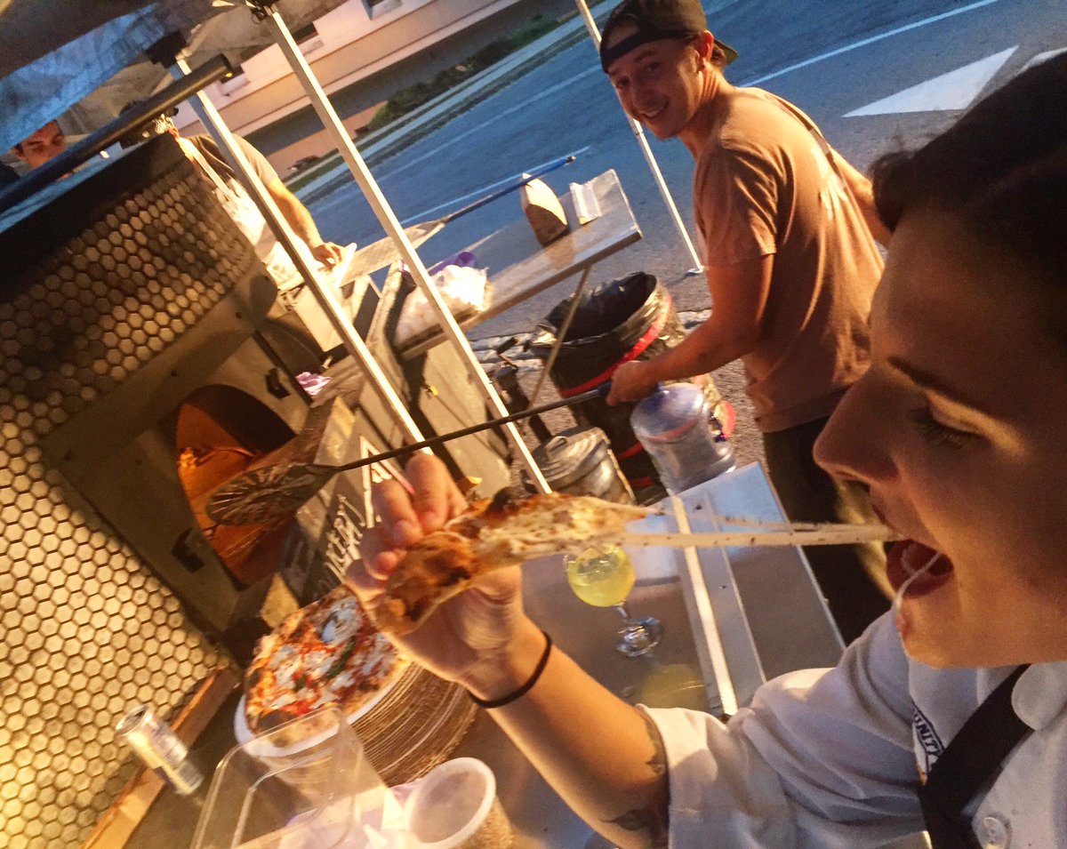 CookDoughNation's tweet photo. Cheesy Fun at #EIGT with @foodbankforwestchester #FB4W 🍕#pizza #foodtruck @chfdibari https://t.co/hiVzkZIWL7