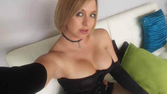 Busy night of sessions.  Using my new paddle from @taylordawnmodel.   Thanks! https://t.co/UVFmGULVM<a href="/tag/i"class="tags"><span>#i</span></a>