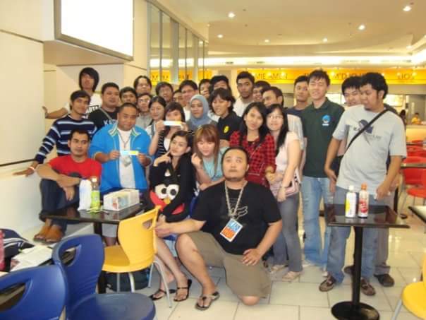 #RIP mod LucuBRB aka Paul aka Jambrong,  beliau yang jongkok di paling depan foto ini #Kaskus <a href="/kaskus/">KASKUS</a> <a href="/KaskusRadio/">KaskusRadio.com</a>