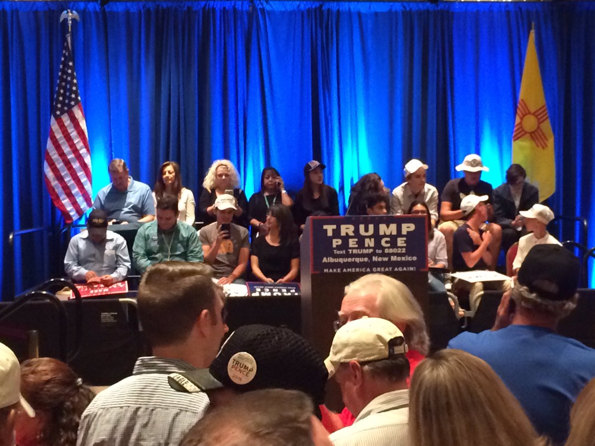 KRQEPhotoDroog's tweet photo. Folks are gearing up for the #MikePence rally in #thedukecity.@krqe_headlines https://t.co/nrkMdHZQLR