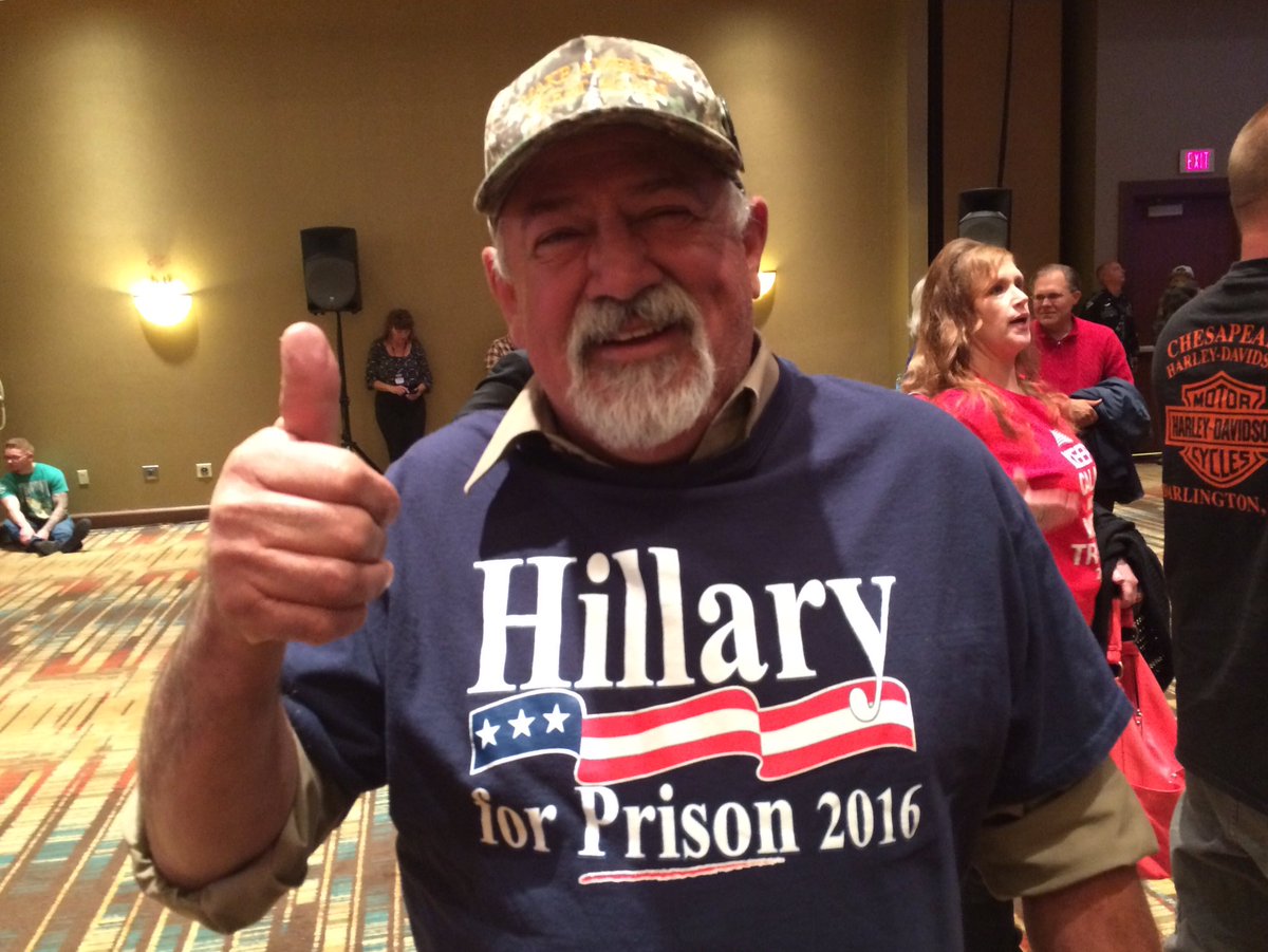KRQEPhotoDroog's tweet photo. Folks are gearing up for the #MikePence rally in #thedukecity.@krqe_headlines https://t.co/nrkMdHZQLR