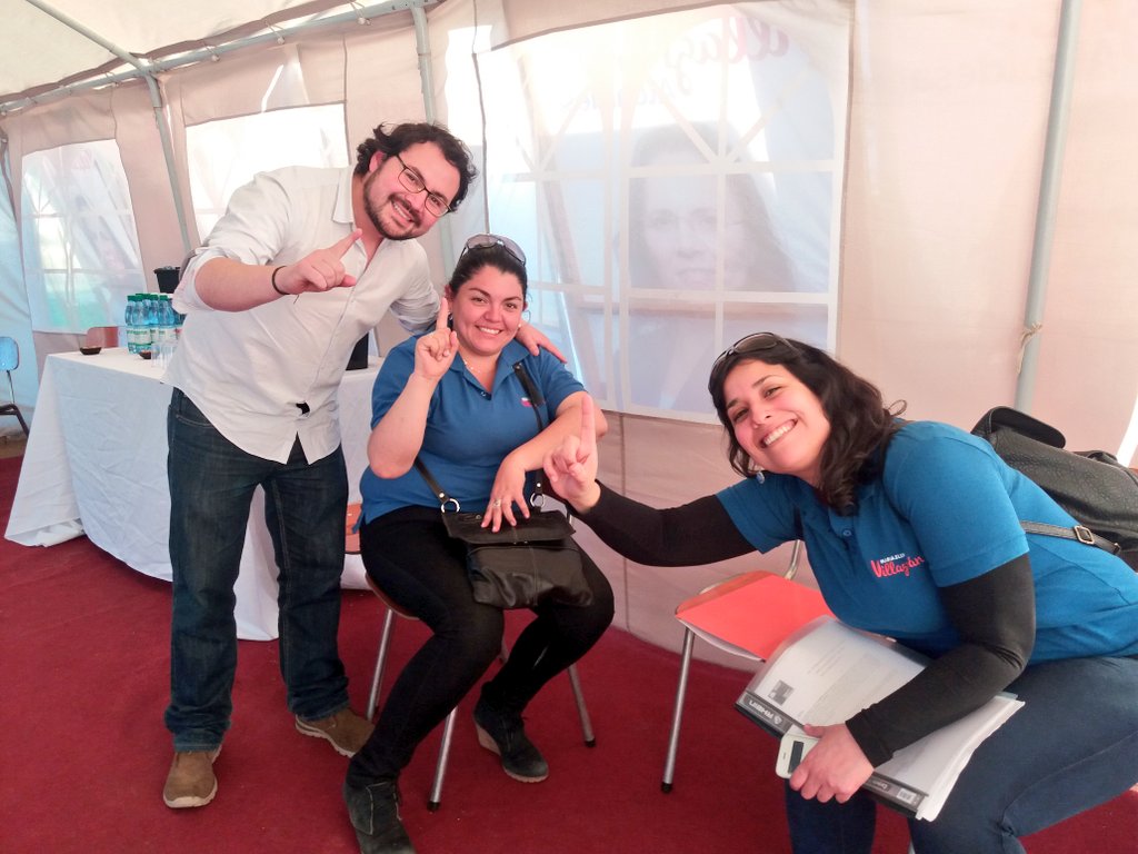 VillagranTalca's tweet photo. Carlos Trupp comienza a vivir fiesta ciudadana #LlegóLaHora de Cierre de Campaña y de @IMTalca que enorgullezca y no averguenze #YoSíVoto E1 https://t.co/xsNXrGXARs