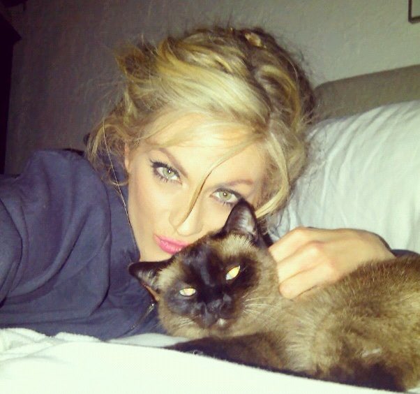 #tbt #same 😸 https://t.co/eXXpFfMHP5<a href="/tag/tbt"class="tags">#tbt</a><a href="/tag/same"class="tags">#same</a>