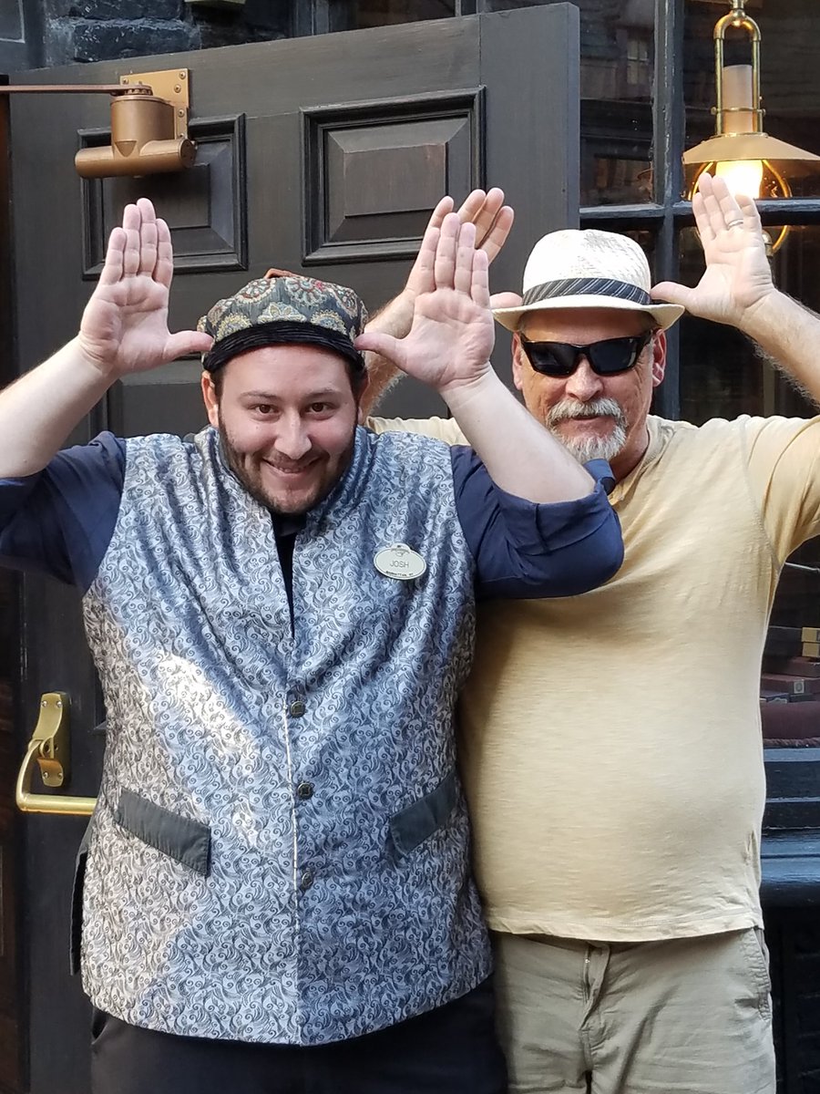 dwhiteheadbooks's tweet photo. No Space Moose in Diagon Alley #IfIWereaSpaceMoose @OrlandoFilmFest https://t.co/q3Oh7Yaumm