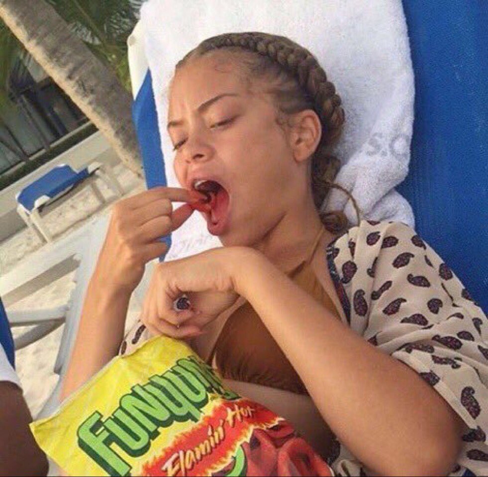 thefemaleboook's tweet photo. "what do you do all day"
"why don't you text back" 

me: https://t.co/l7AYrDvOqO