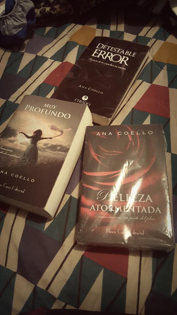 Hellen_as's tweet photo. Hasta ahora llego mi rojito😍 solo falta Eterno que en estos dias esta por llegar.Esto se llama.FELICIDAD COMPLETA ❤❤ @AnaCoello_ https://t.co/rq3t6U3sr7