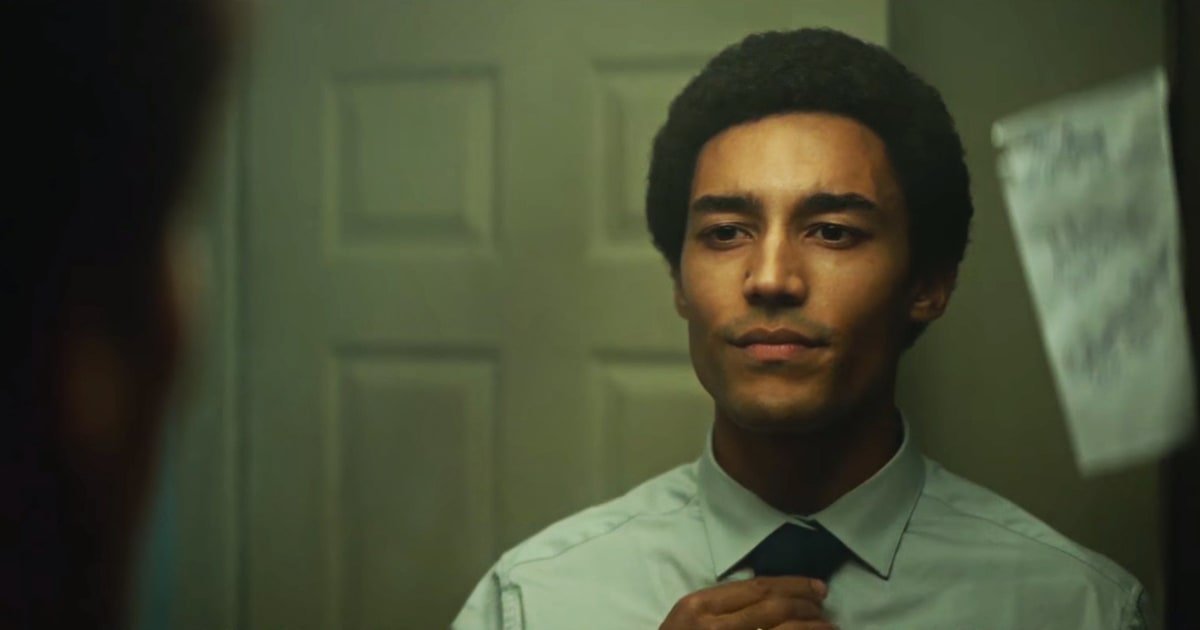 RollingStone's tweet photo. Watch a young President Obama navigate college in Netflix's #Barry trailer https://t.co/XQHwHyvHMv https://t.co/YUVXT5DEJe