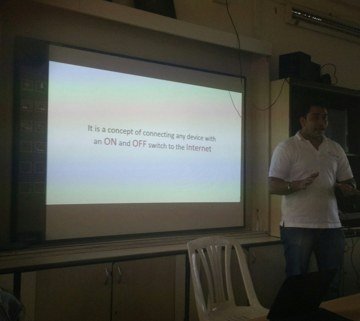 rnpodarschool's tweet photo. #trai2016 decoding the enigma of IOT(internet of things), IOP(internet of people). #happyfork #smarteggtray #trai2016 @ConsilienceLrn https://t.co/usxv5p3IPO