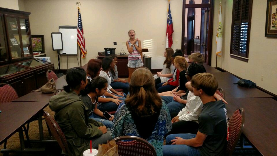 SHYouthC's tweet photo. Had a great meeting tonight with our Youth Ambassadors!! Full of fun icebreakers to get to know each other !!🌳 #SHYC #SHYA https://t.co/ge3IfoMPAd