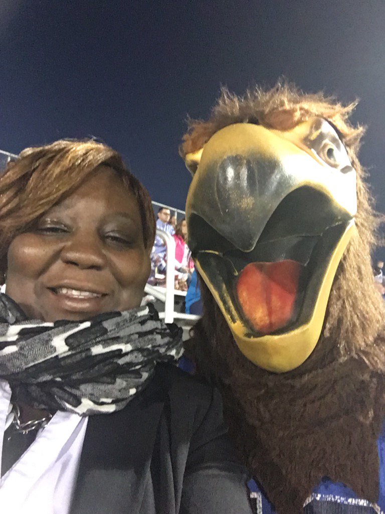 Telaresondraao2's tweet photo. #NorthforneyHS https://t.co/HFON4uOYwP