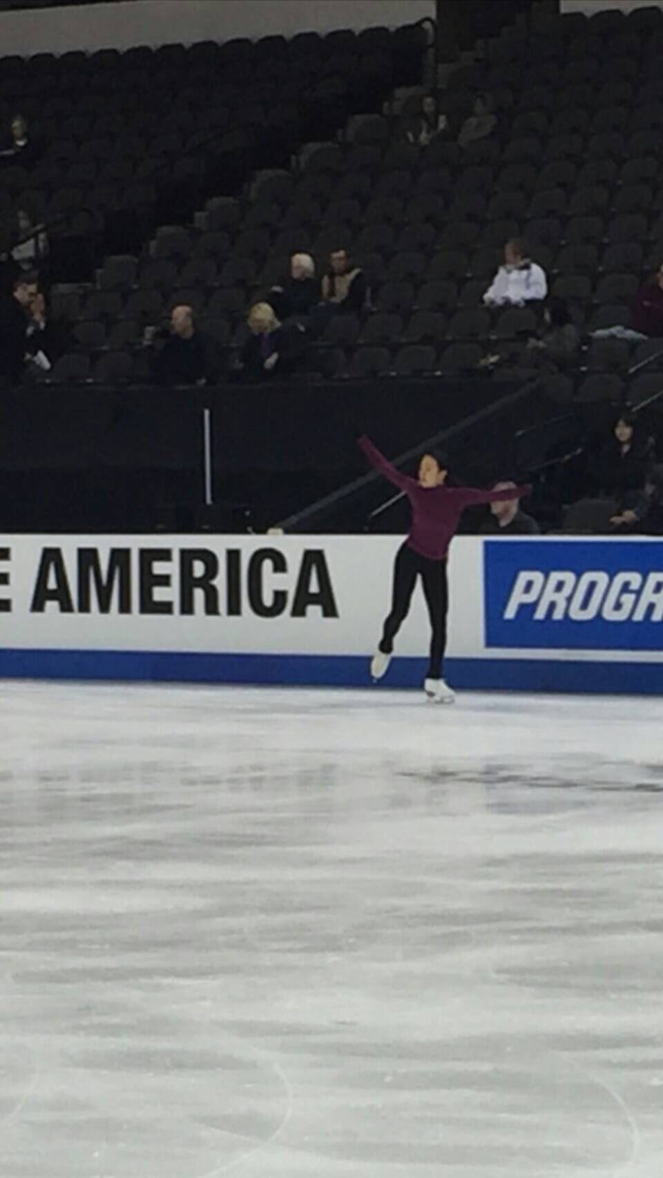 テレビ朝日 フィギュアスケート 女子公式練習では浅田真央選手のritual Danceの曲がかかると 会場の空気が一変 リンクサイドにいた海外選手やメディアが一斉にカメラを向けるなど 浅田選手の注目度 人気の高さを感じました ショートへ向けて スピンと