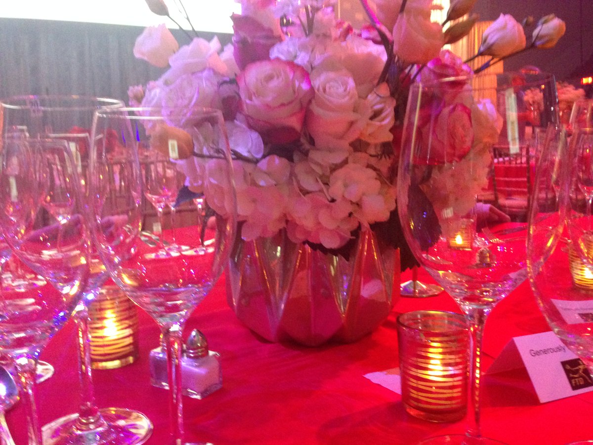 AmyGoGo's tweet image. #USOGala FTD is so proud to be a partner to @the_USO. Congrats on 75 years of amazing support for our service members!