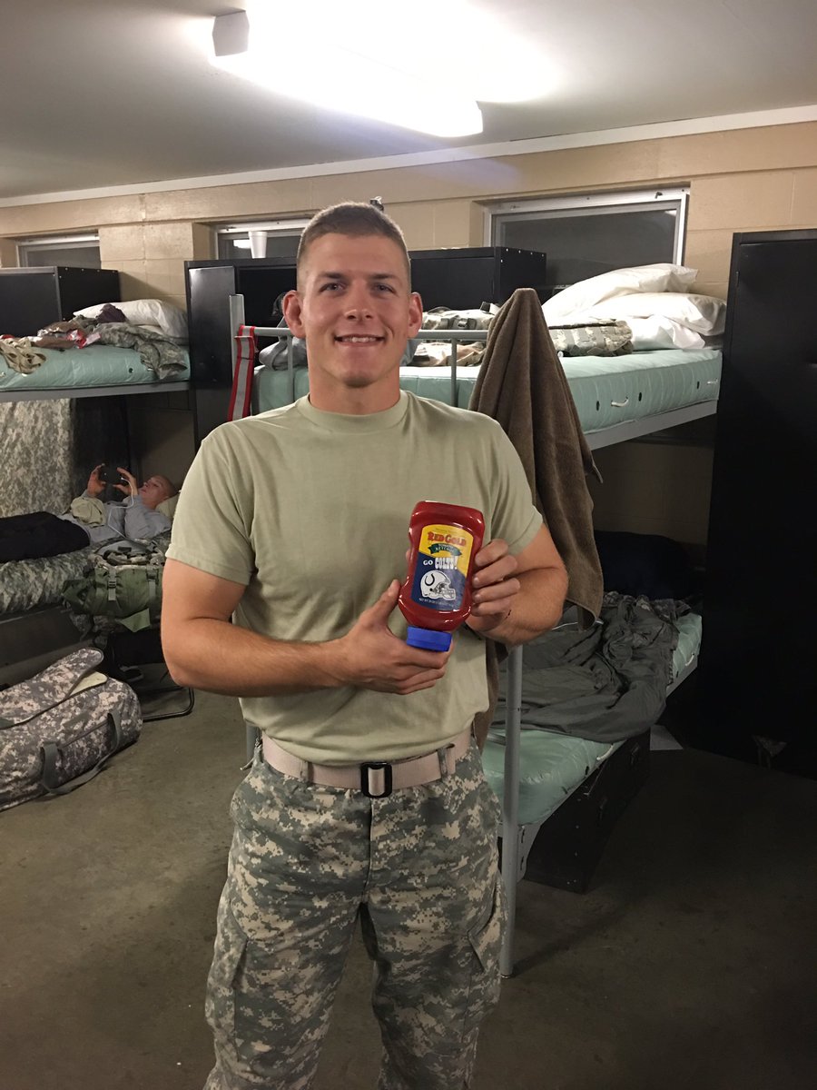 imSwaggerr's tweet photo. @MattOverton_LS just need the greatest long snappers sig on the greatest ketchup bottle ever #letsgocolts https://t.co/I4MvDn8RYg