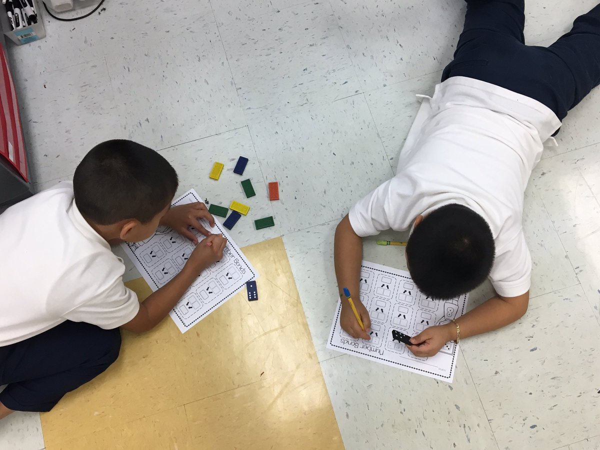 maestra_julia's tweet photo. Using dominoes to add w/number bonds! #d83spartans #workingwhileplaying https://t.co/JUzYvo52rc