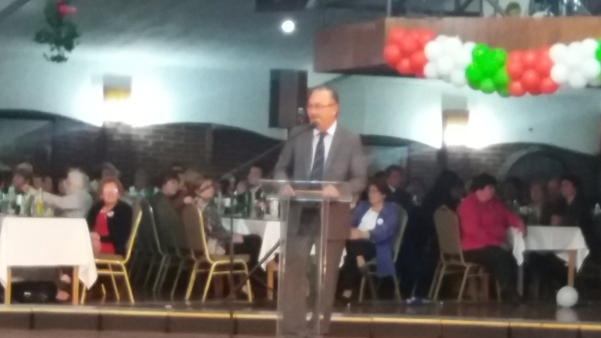 EvaJimenezU's tweet photo. En cena de cierre de campaña de @secheverriag candidato a la reelección por #SanJoaquín #SabeQueHacer https://t.co/kmT65FgjwY