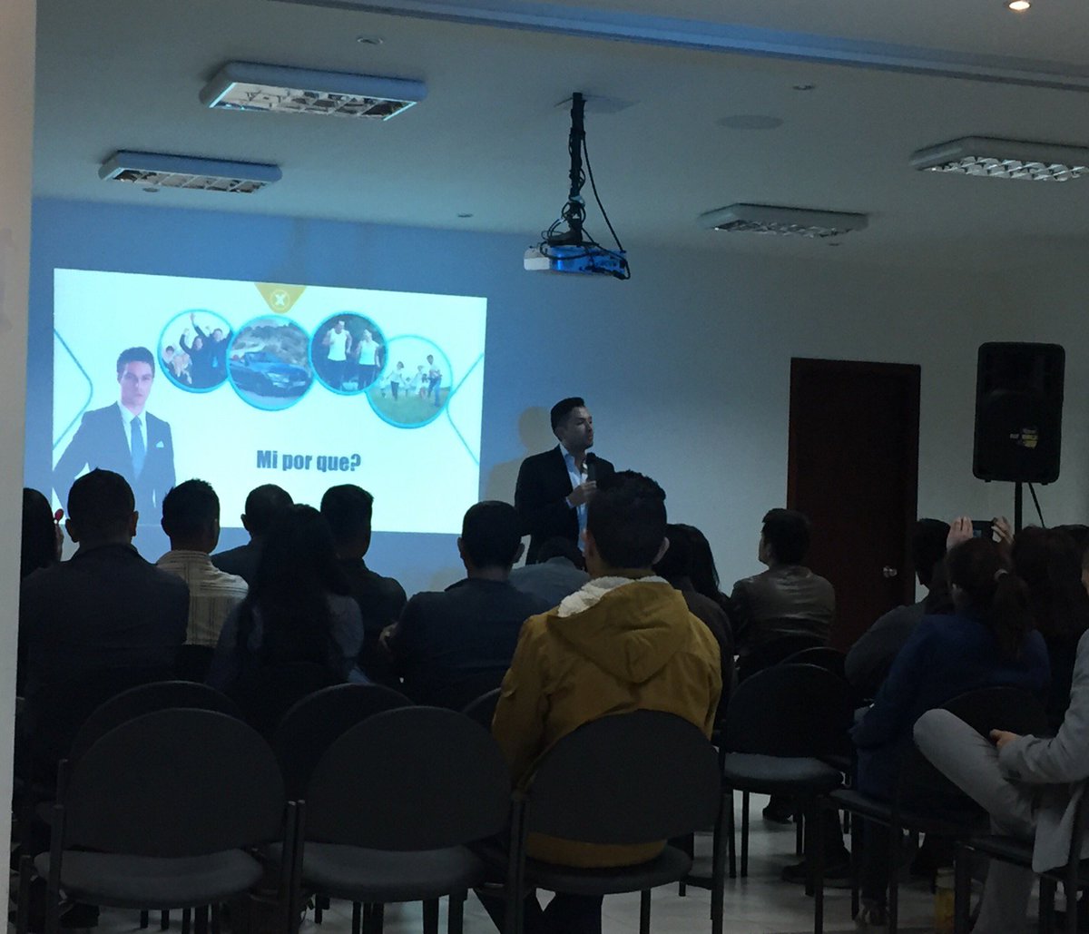Andy_Fuen's tweet photo. Creciendo en el sur de quito 😍 (@ nwe sur de quito w/ @andresecuador10 @vinicioat) https://t.co/YczypookhR https://t.co/3mGebdrV9N