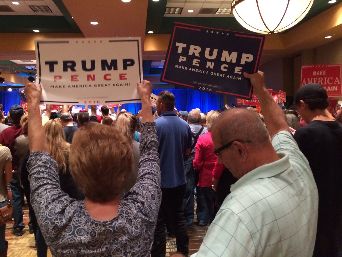 KRQEPhotoDroog's tweet photo. #mikepence2016 rally in #Albuquerque. https://t.co/i7JJEV5txl