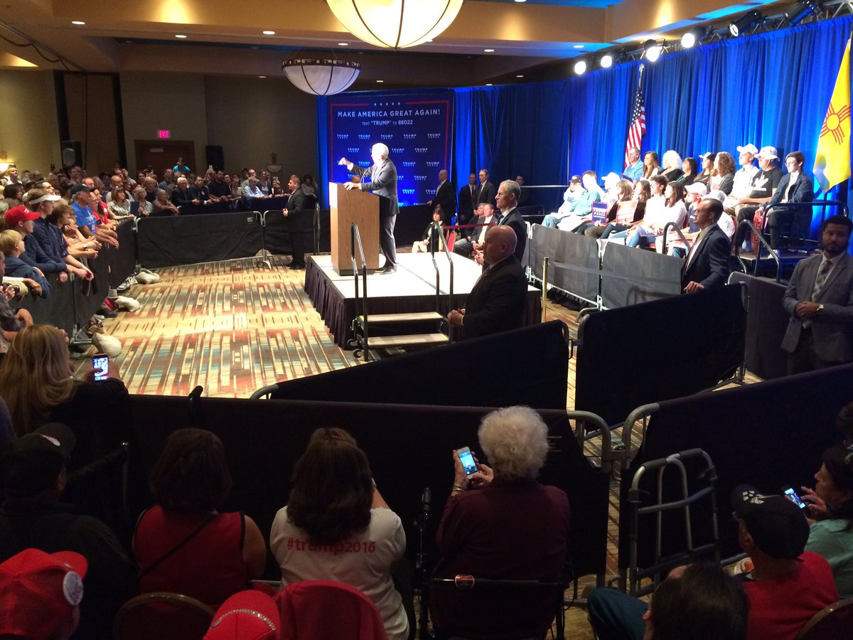 KRQEPhotoDroog's tweet photo. #mikepence2016 rally in #Albuquerque. https://t.co/i7JJEV5txl