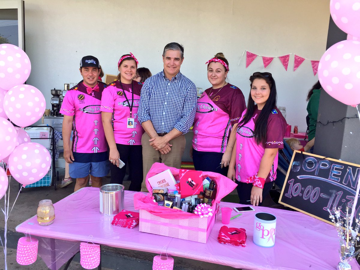 RobKatter3's tweet photo. At @headspace_aus this morning in #MountIsa with @GidgeeHealing helping raise awareness about #breastcancer @thepinkribbon https://t.co/jsxs75LTom