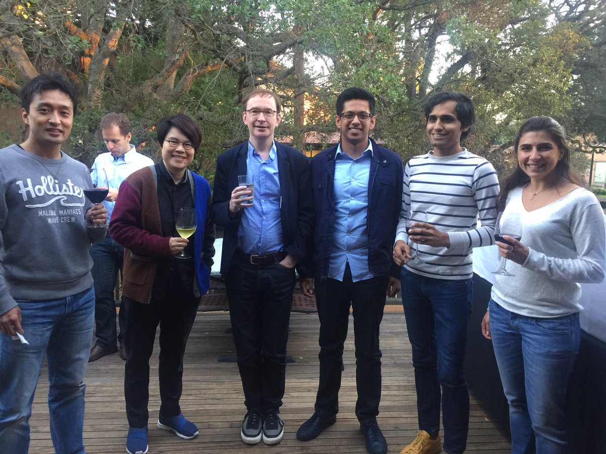 BerkLawBusiness's tweet photo. Chilling at the Faculty Club with some of our amazing and talented professionals! @adambsterling @500Startups @gtkopas @tatiananehme https://t.co/y6ekzaj5kM