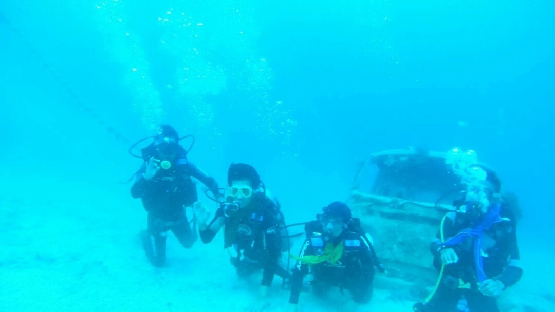 divisi diving melakukan penyelaman kedalaman 20 meter di pulau kodingareng keke. <a href="/Mapala_UMI/">MAPALA UMI Makassar</a> <a href="/info_sulsel/">Info SULSEL</a> <a href="/makassar/">Makassar</a>