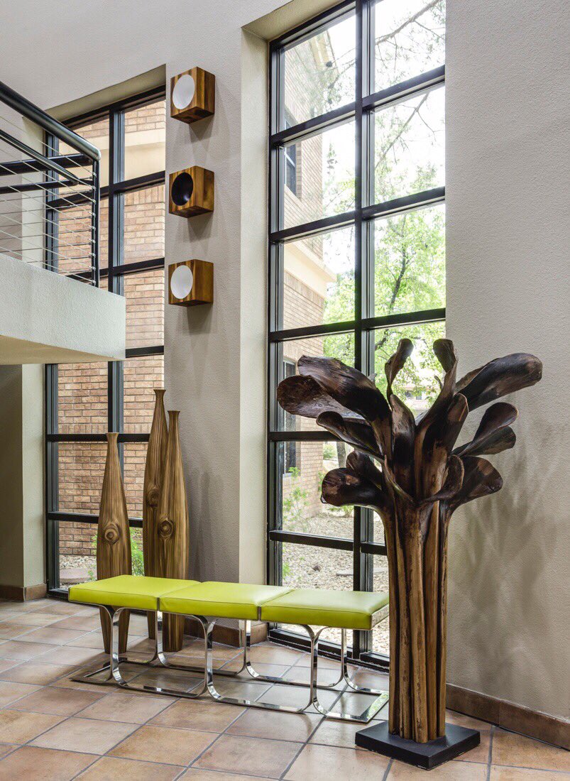 RoomResolution's tweet image. #tbt to the modern natural executive lobby we did a few years ago! Love these pieces from @globalviews &amp;amp; @PhillipsCo