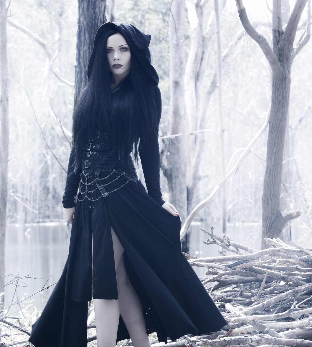 devilnight_uk's tweet photo. Black Gothic Long Knit Hooded Dress----20% OFF !!!! 
Model: ReeRee Phillips
Photo by @alterd_mind
Dress: Devilnight
https://t.co/rRVyeWqW8y https://t.co/BABr2FMLB0