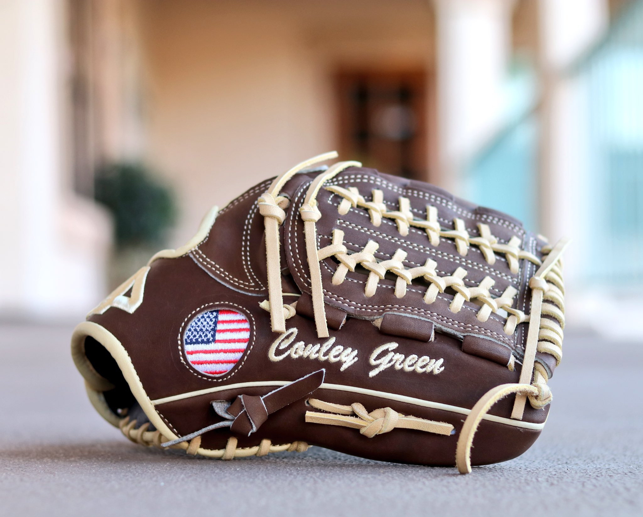 44 Baseball / Softball Gloves on Twitter Brown + Blonde