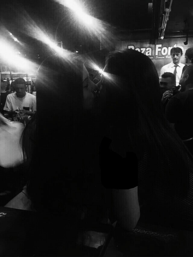 barbicasex's tweet photo. "Y brindaron por el secreto que ellas mantenían y que los demás ni se imaginan." https://t.co/b6FD967F9s