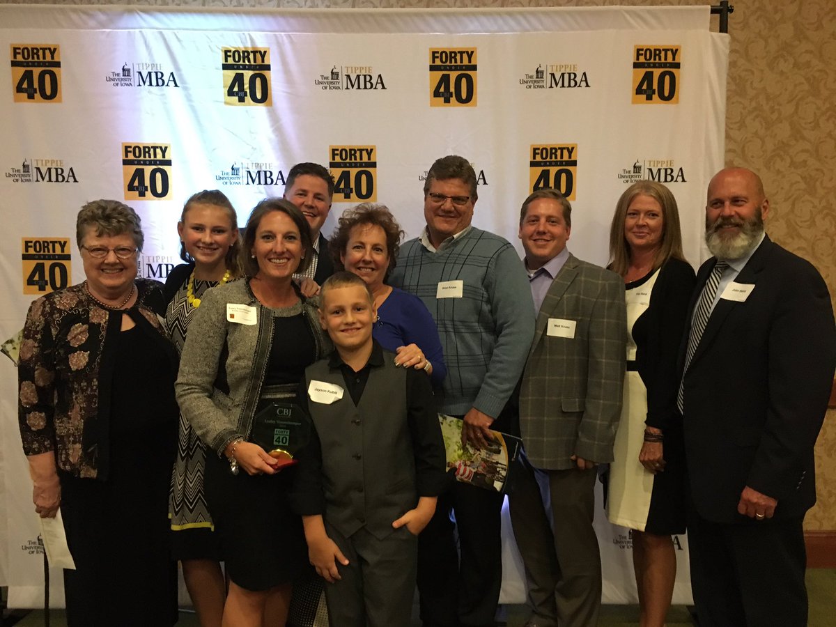 lesleyvoss's tweet photo. Thanks CBJ for a great celebration.  Feeling humbled and honored.  #CBJforty https://t.co/GbiZfqEXJa