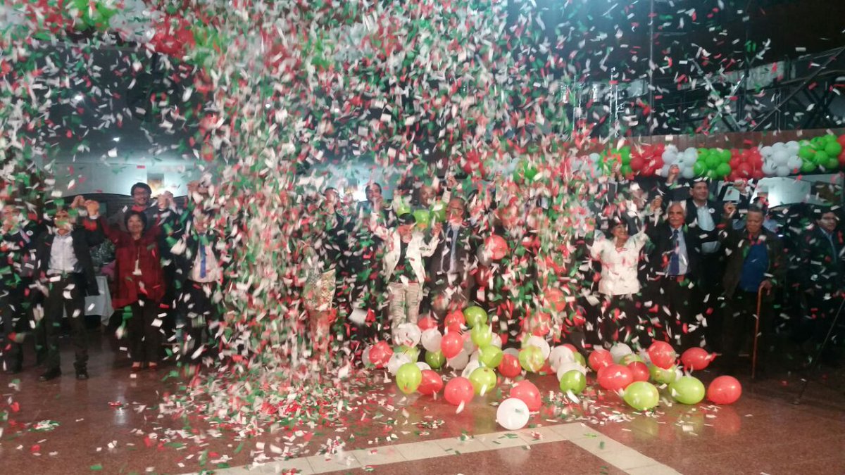 secheverriag's tweet photo. Celebración Cierre Campaña 2016 #sabequehacer https://t.co/iiHlISgrWL