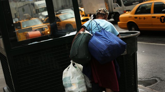 scrippsnews's tweet image. Periods are a real barrier for homeless women, but we barely even acknowledge it. newsy.com/64392