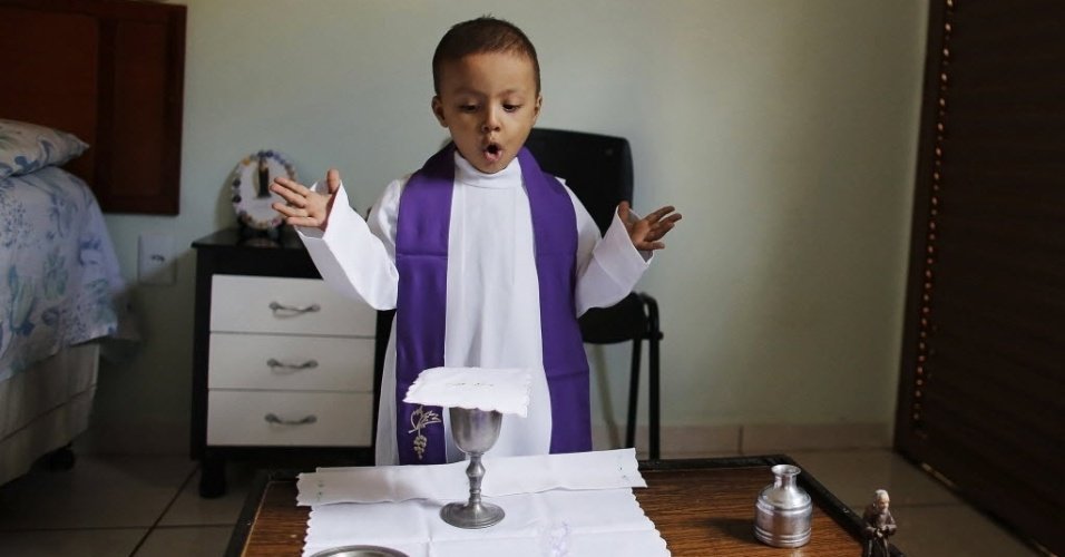 Rafael Freitas, o menino que queria ser Papa, partiu para a casa do Pai goo.gl/yPjV2h youtu.be/tmaqzQNqjCg