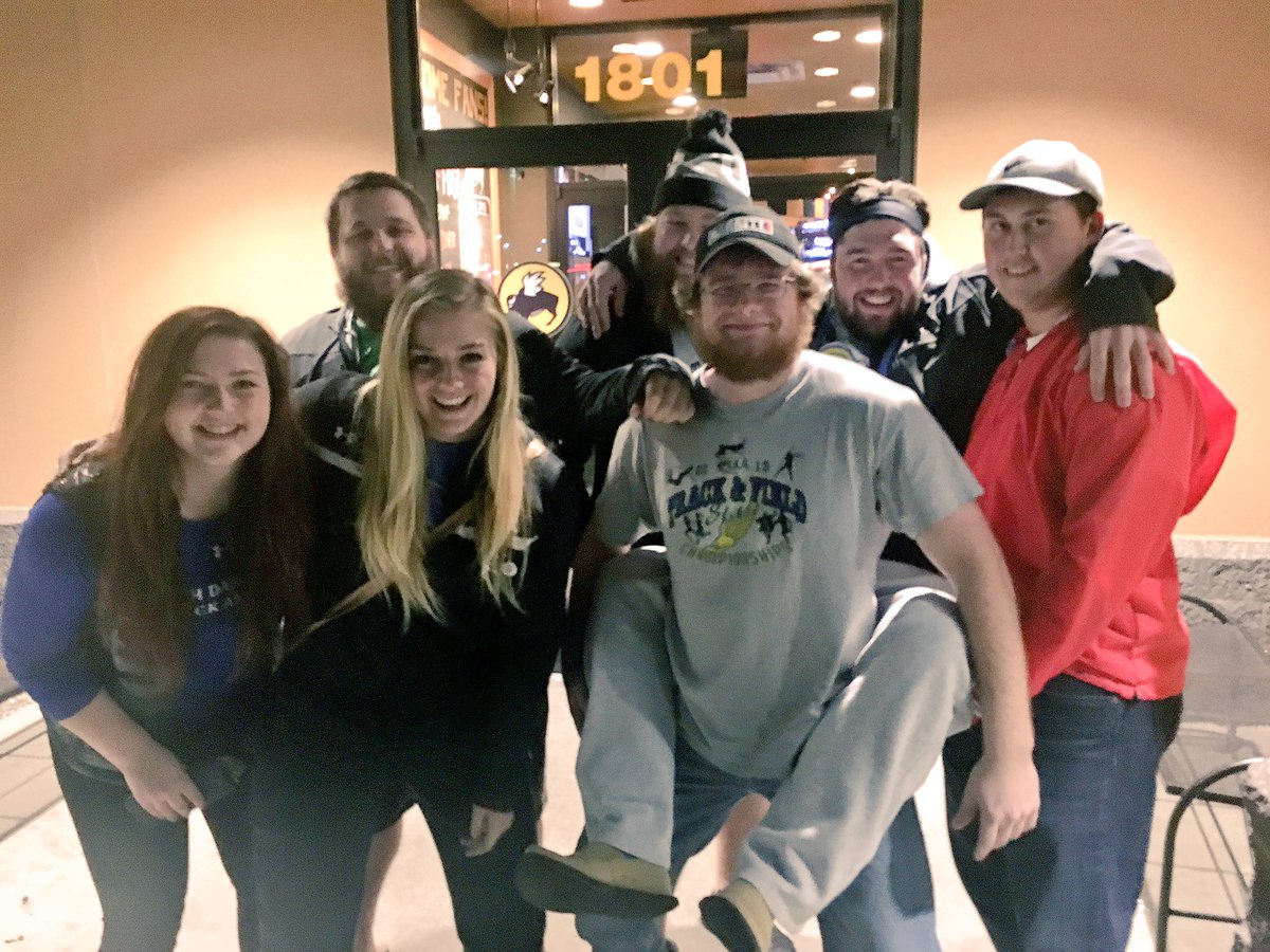 SDStateThrows's tweet photo. Quality time at #BDubs for #BonelessThursday! #WingingIt #PartyBuffalo #SauceBoss 🍗💯 https://t.co/2jLkSjavP5