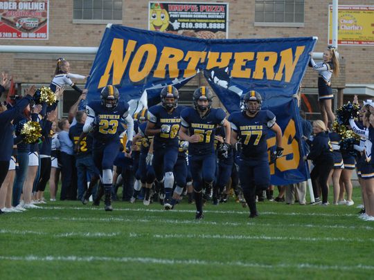 phthSports's tweet photo. RT if you've got Port Huron Northern tonight 🐺🔵🐺🔵

https://t.co/R9po19TEO7 https://t.co/VOLGOCvPSo