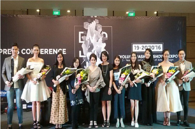 Metro_TV's tweet photo. Universitas Kristen Maranatha Siapkan Potensi Mahasiswa Lewat Fashion Show https://t.co/NrCNSLKeto https://t.co/rdslAuttRb