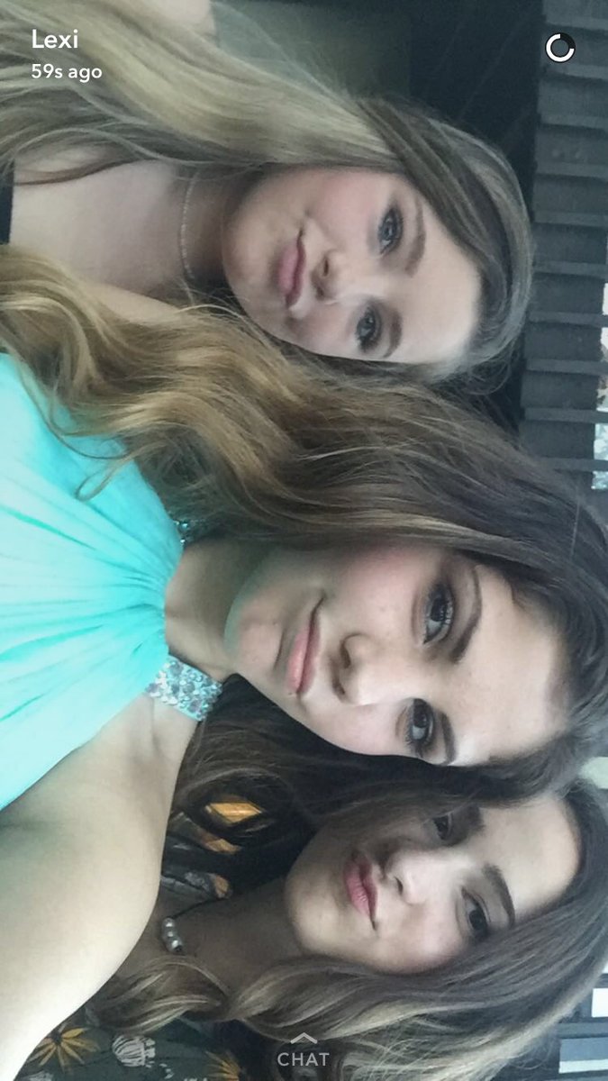 Mdiffee1's tweet photo. #LHVR with my girls https://t.co/QaNEblALo1