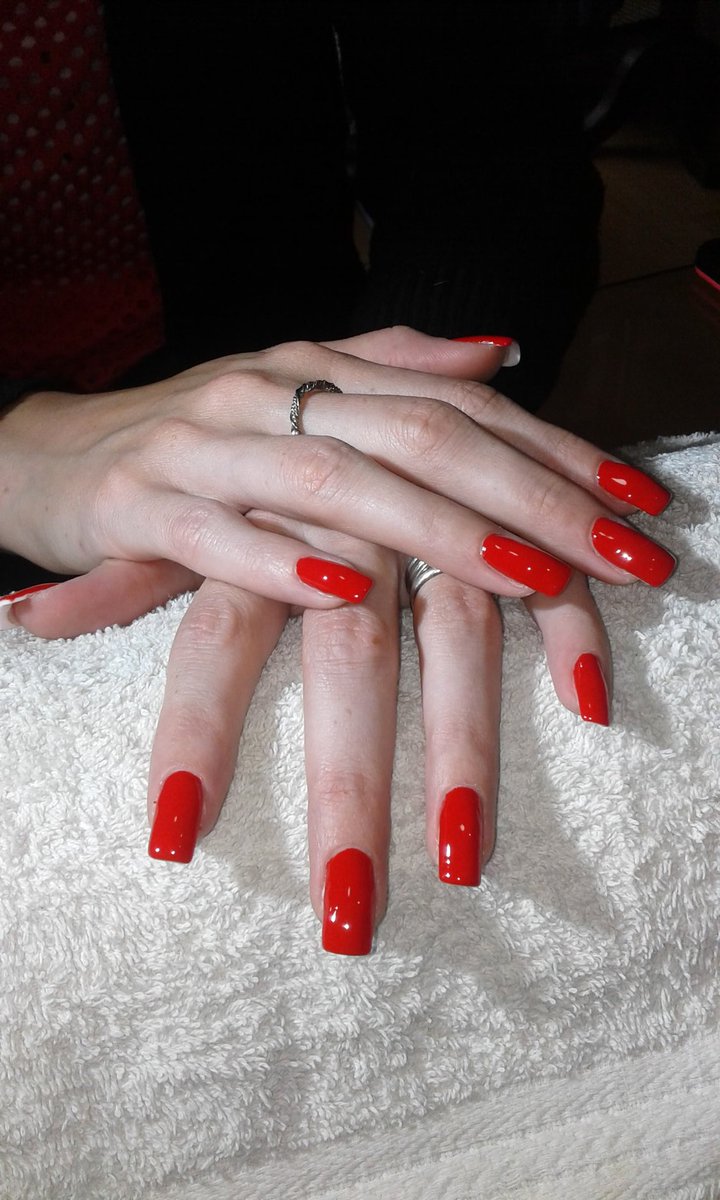 NailsBAdreams's tweet photo. Red red nails #rednails #redcarpetnails #gelificadas #nailpolishred https://t.co/qcKCQRYK5a