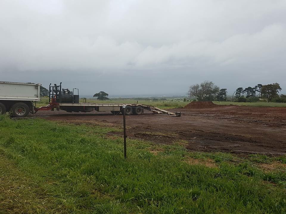 MQI_QLD's tweet photo. Jummah Mubarak, a few photos taken of the ongoing construction work in regards to the children's playground at #MQI Victoria. https://t.co/L6h6K2jipp