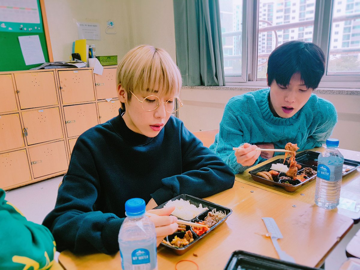 RBW_MAS's tweet photo. [MAS0094]
오늘은 마스가 태장고에😎
저희에게 귀한 반을 내어주신 1학년2반! 친구들 감사해요~💕
#마스는식사중 #태장고 #축제 #MAS0094 #벽적골제 https://t.co/NJZUNFumkU