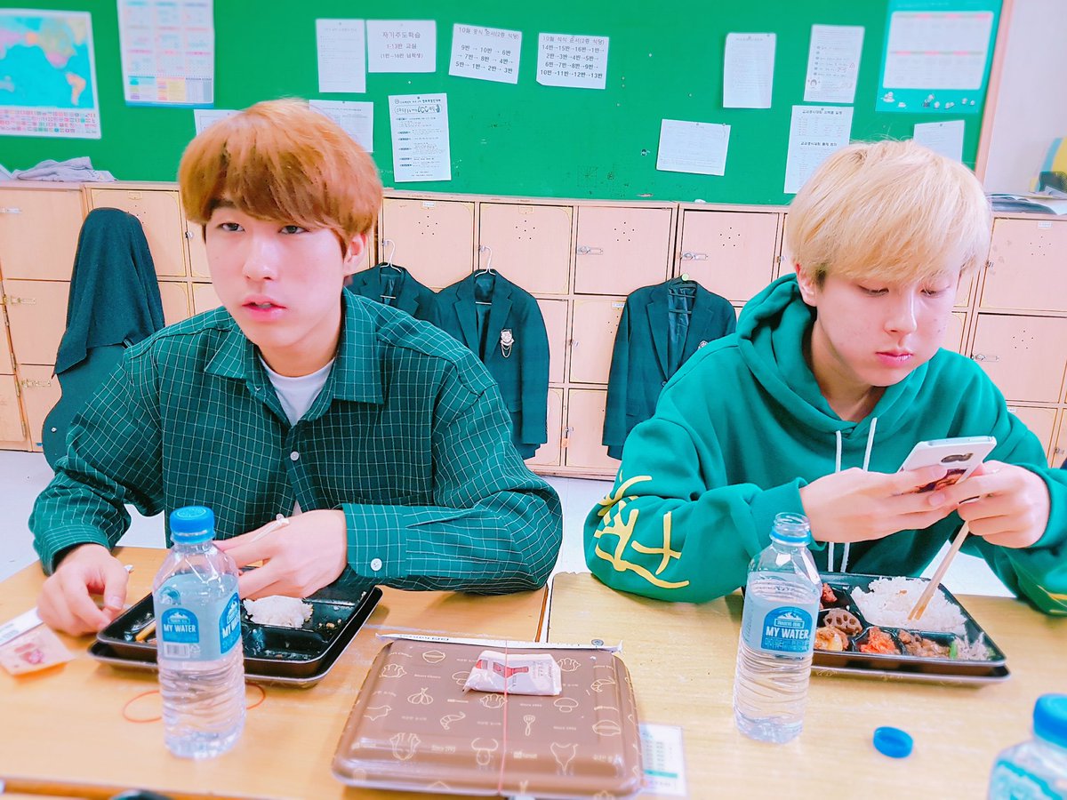 RBW_MAS's tweet photo. [MAS0094]
오늘은 마스가 태장고에😎
저희에게 귀한 반을 내어주신 1학년2반! 친구들 감사해요~💕
#마스는식사중 #태장고 #축제 #MAS0094 #벽적골제 https://t.co/NJZUNFumkU