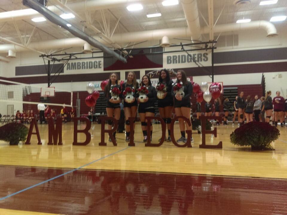 ambridgegvb's tweet photo. congrats seniors ❤️🏐 https://t.co/dgZjgxV0fs