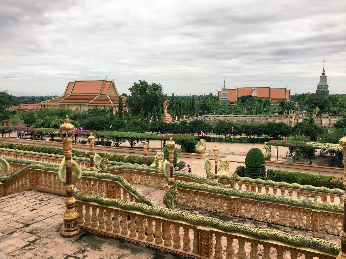 Spent the morning getting blessed by #buddhist monks outside of #PhnomPhen. Let's hope it brings me a year of luck 🙌🏻 <a href="/VikingRiver/">Hermes Birkin 35</a> #cambodia