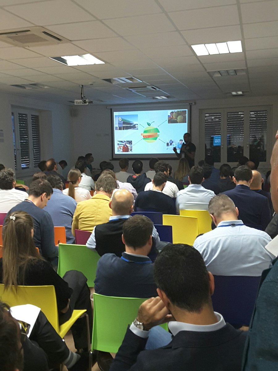sbcFoodTech's tweet photo. A strong solution to connect Farmers and customers from this #spanish team @FruitsApp #sbcSelectionDays #foodtech #startups https://t.co/8kbZzCfBPb