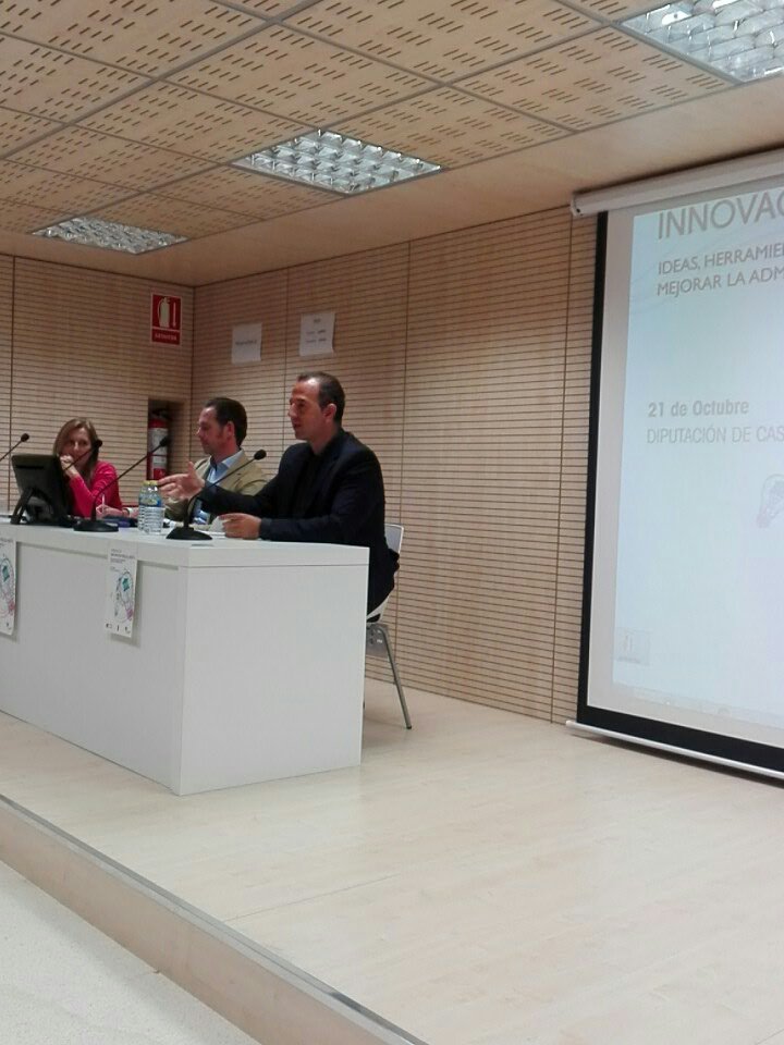 rafacamu's tweet photo. #InnovaDipCas
@nuevadmon: "la sociedad avanza y tiene nuevas aPtitudes, y la #adminitracion va siempre tres o cuatro pasos por detrás" https://t.co/s1C6N9PYYY