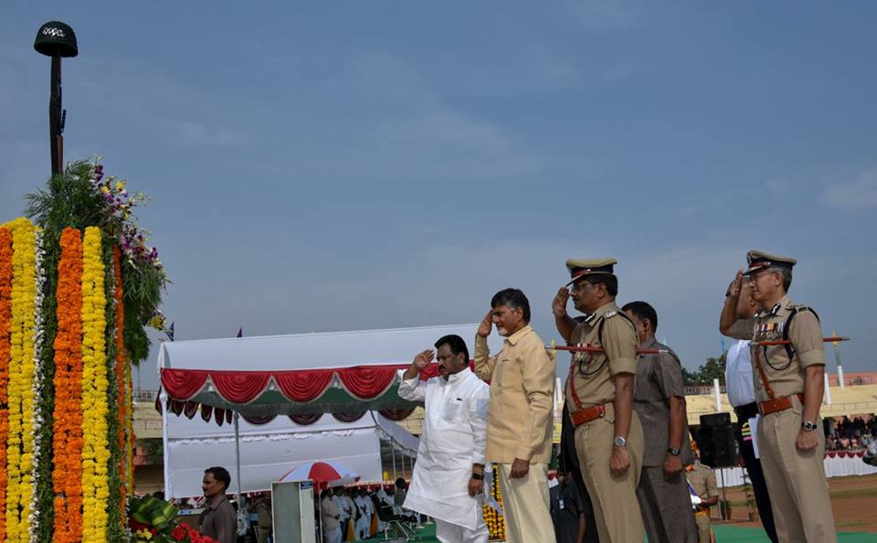 IPRAndhra's tweet photo. Police Commemoration day is observed today in Vijayawada with the august presence of Hon'ble Chief Minister, Home Minister, and  D.G.P. https://t.co/rfQhMDz1iE