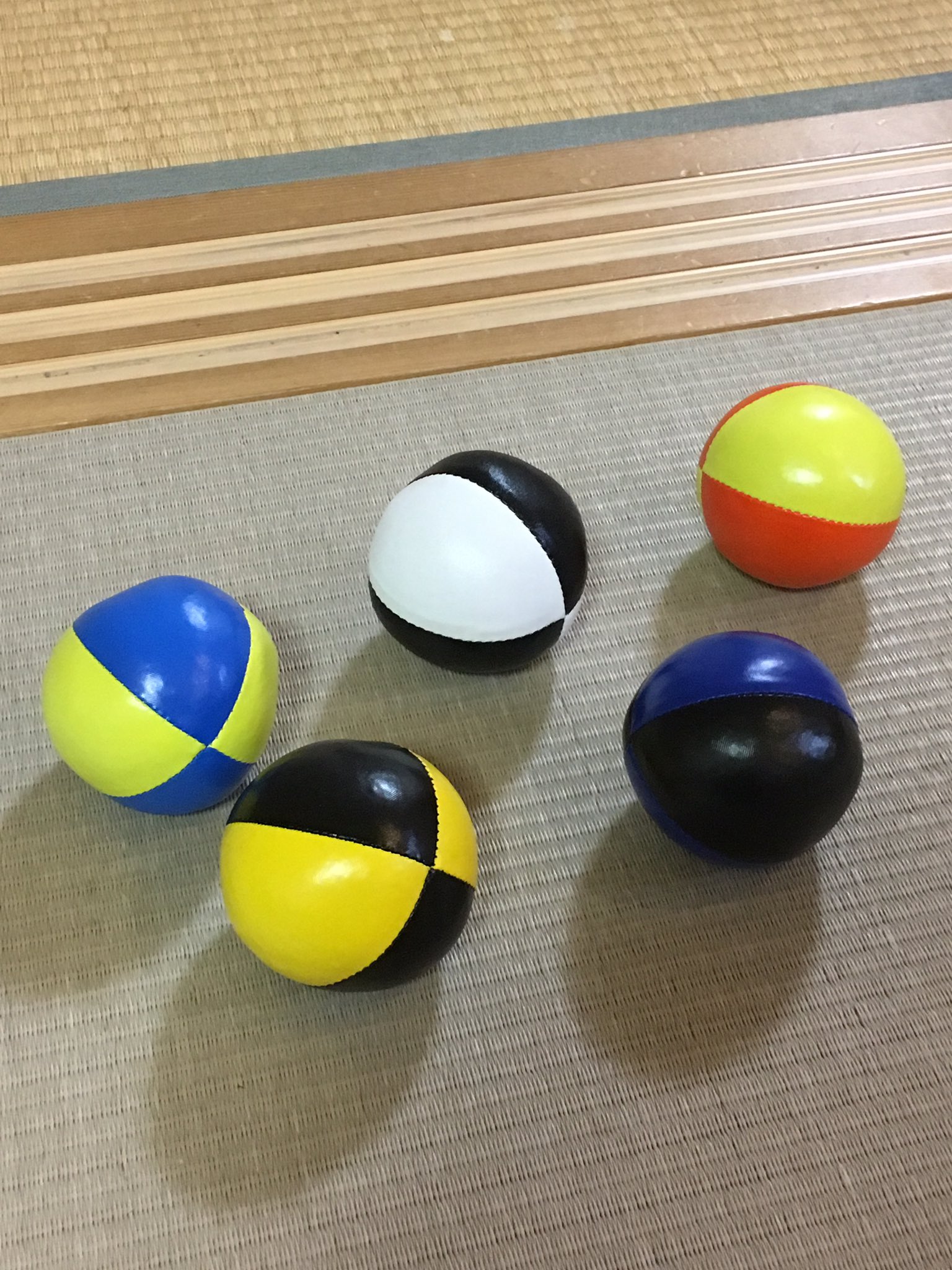 タンザニア 北西 リーガン ジャグリング ボール 技 発掘 センチメートル ロシア
