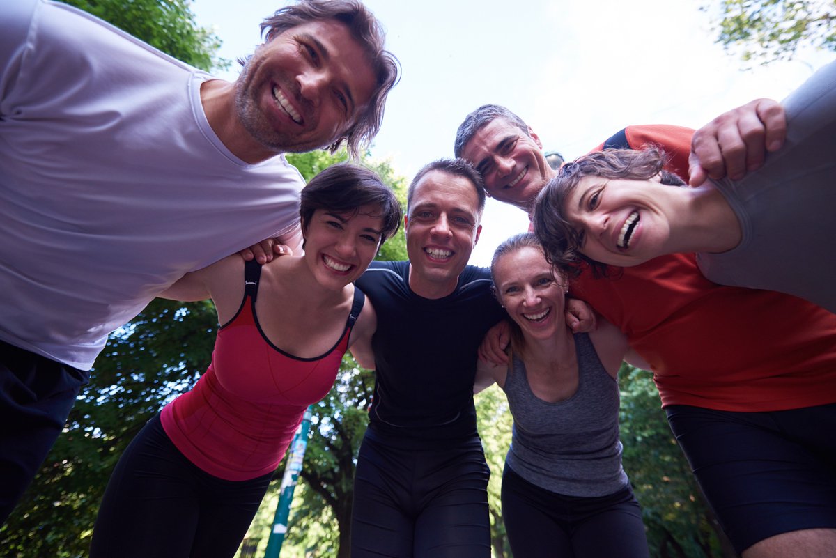 Racefully's tweet photo. Group Running: Start as a group of people, finish as a group of friends 😀 #BetterWithFriends #FridayFeeling #RunRacefully https://t.co/37g0s3rlws