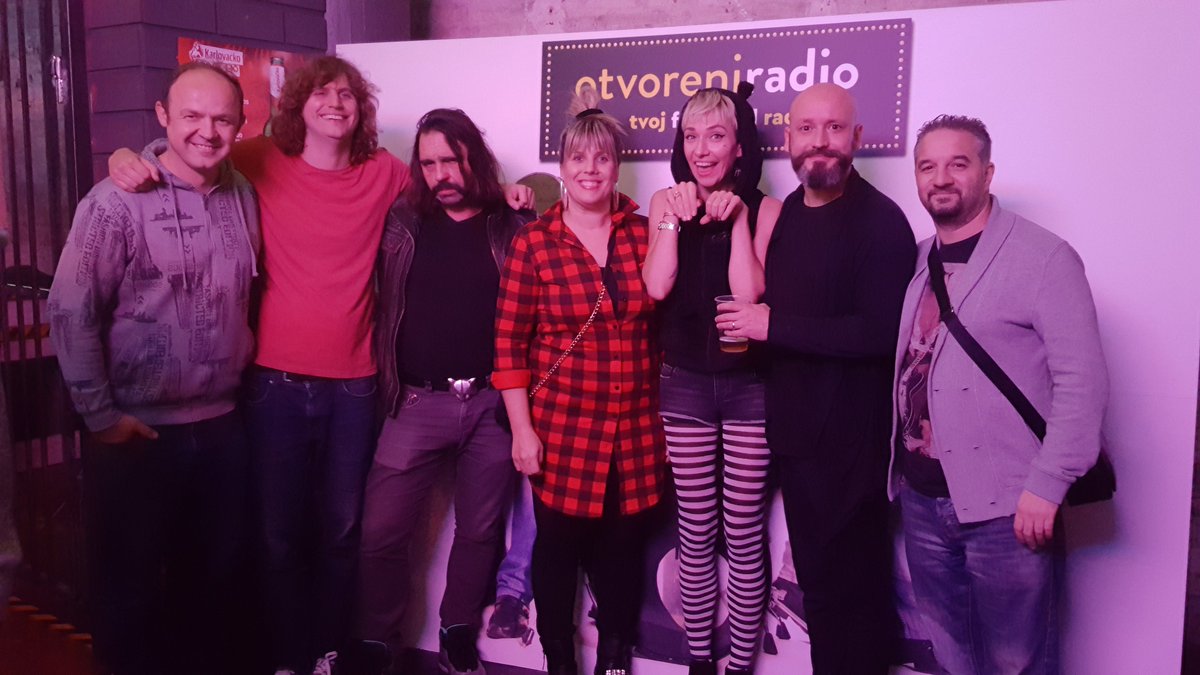 otvoreniradio's tweet photo. Straaaašni žiri sinoć u Katranu! #KarlovackoRockOff @karlovacko @elementalbend #mrle #pavel https://t.co/y7BuPnCV41